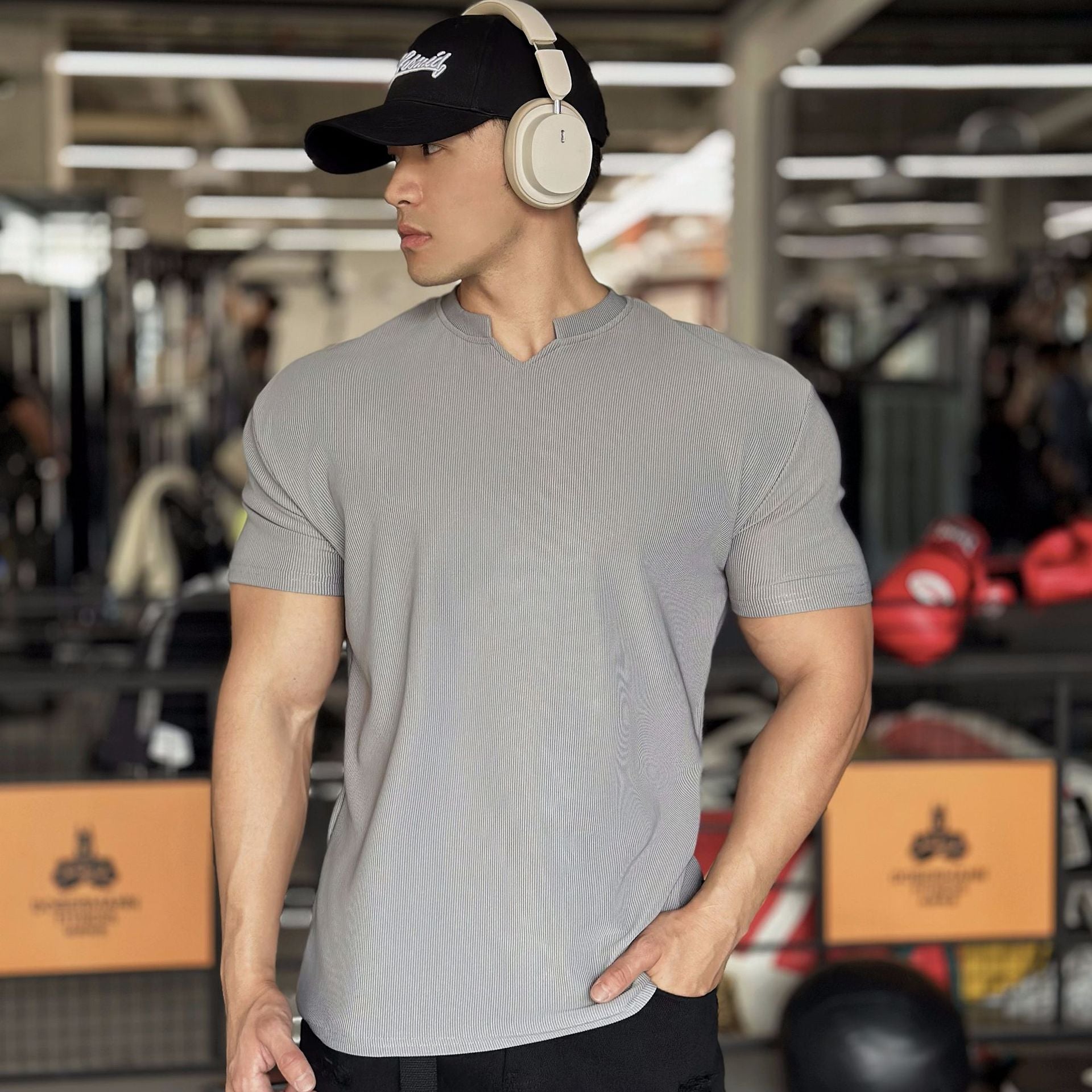 Τομάς – Ανδρικό Casual T-shirt με V-λαιμό